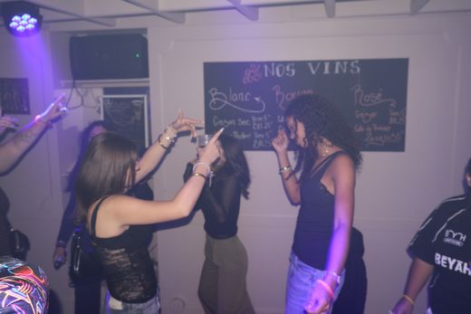 Neon Party O'Campus à Ô'Glyphe Figeac — photo 13